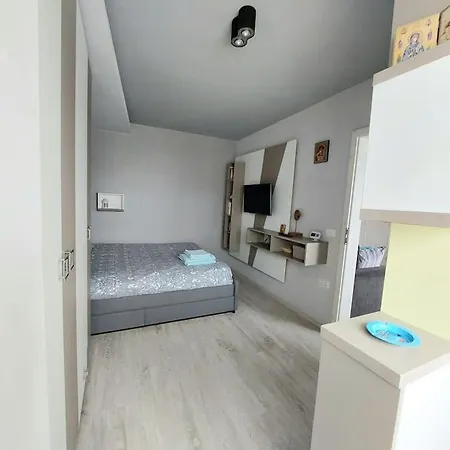 Family- Constanta, La Intrare In Mamaia Constança